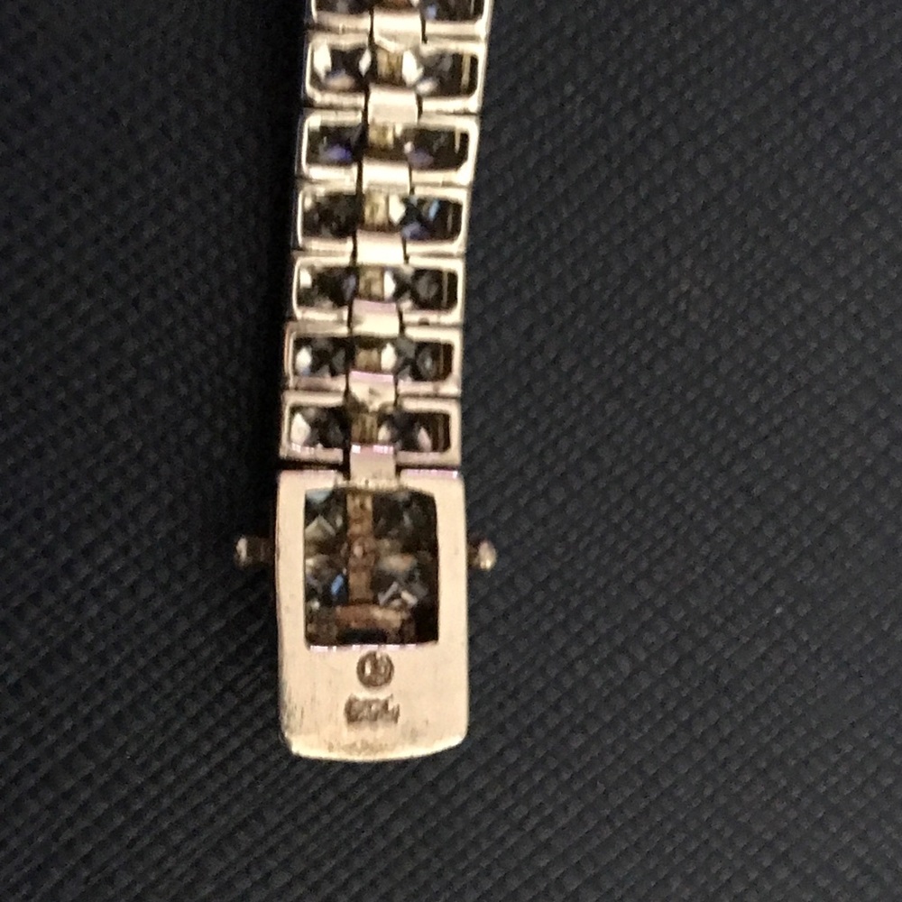 Tennis bracelet. - Picture 8 of 9